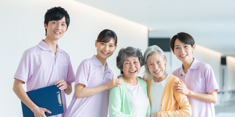 Điều Dưỡng Ở Nhật Có Vất Vả Không? Giải Đáp Cho Nữ Và Người Trên 35 Tuổi